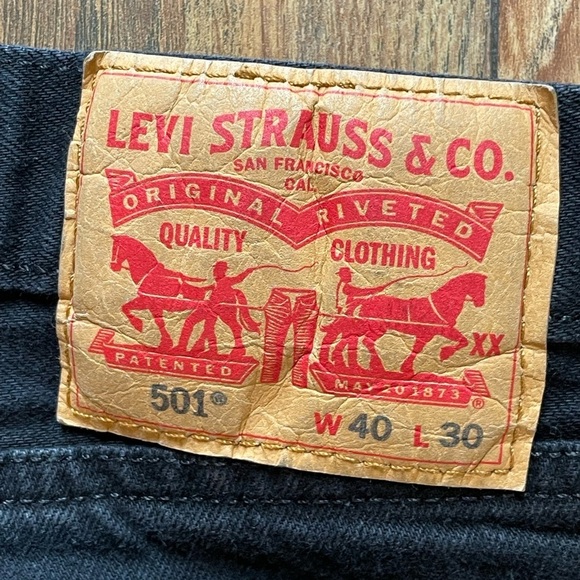 Levi's 501 Button Fly Black Denim Jeans. Size 40x30 - Picture 6 of 7